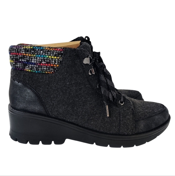 BEEZEES Brooklyn Boots 10 Black-Rain Chelsea Ankle NIB - Picture 9 of 10